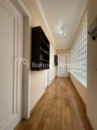 Imagem Casa com 3 dormitórios sendo 1 suíte, closet e varanda com linda vista, sala de jantar, estar e TV...