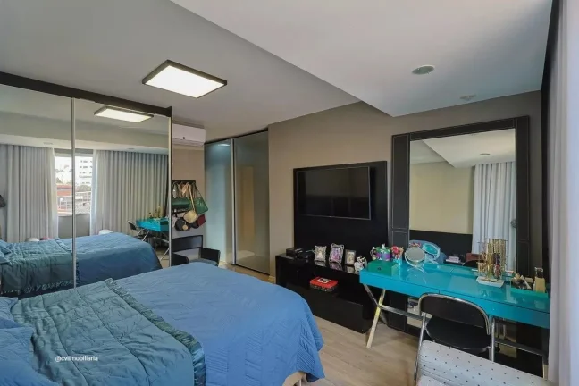 Imagem Localizado no bairro Cidade Nova, este apartamento oferece uma área de 240 metros quadrados, propor...