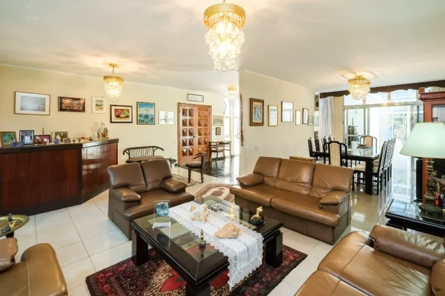 Imagem Casa Sumaré - 269M², 4 Dorms, 1 Suíte, 4 Vagas, Churrasqueira, Copa, Lavabo, Jardim.