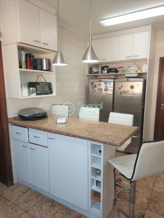 Imagem Excelente apartamento com 215m² em Perdizes Amplo living em tábuas corridas maciças com desnível...