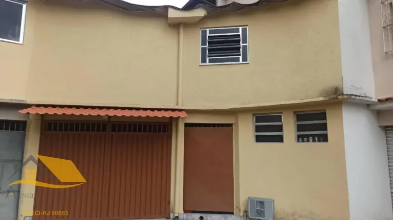 Vendo casa com 2 quartos no centro da Chácara do Paraíso