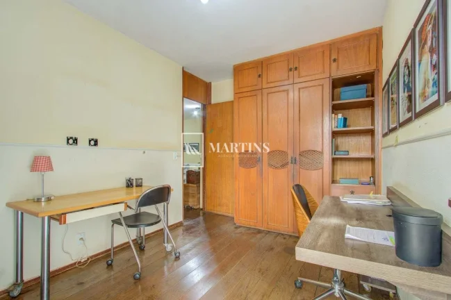 Imagem Excelente oportunidade para adquirir uma casa no Laogo Sul, em Brasília. Localizada na QL 4 Conjunt...