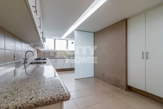 Imagem Apartamento reformado e cheio de charme no miolo do Paraíso. Possui 188m² distribuídos em 03 dorm...