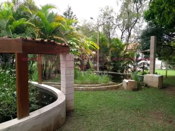 Imagem Sabe aquele lugar gostoso, onde você escuta o barulho dos pássaros e balançar das árvores? Aquel...
