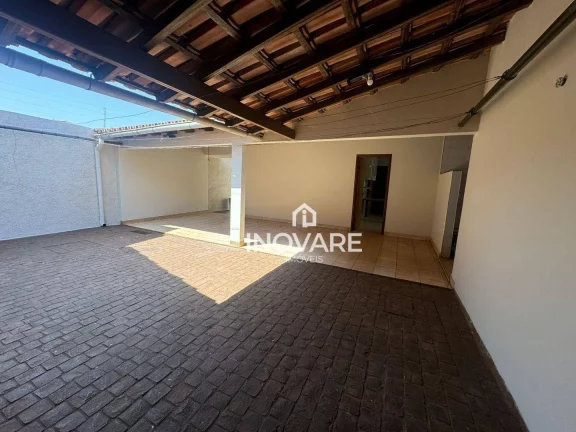 Imagem Casa com 3 dormitórios à venda, 214 m² por R$ 550.000,00 - Setor Afonso Pena - Itumbiara/GO