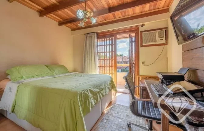 Imagem Espaço, sol e lazer para sua família viver bem!

Linda casa em condomínio, localizada no Green Hi...