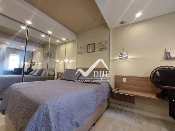 Imagem Apartamento em condominio clube, oriinalmente com 3 dormitórios e hoje com sala estendida. 1 vaga de garagem garantida e livre. PORTEIRA FECHADA