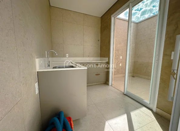 Imagem Casa de Alto Padrão com Projeto Contemporâneo e Acabamento Impecável

Esta casa de arquitetura co...
