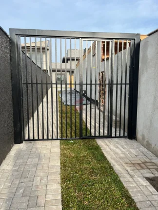 Imagem CASA com 3 dormitórios à venda por R$ 450.000,00 no bairro Sítio Cercado - CURITIBA / PR