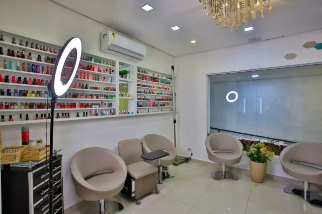 Imagem Imóvel Comercial de Alto Padrão no Jardim do Mar, São Bernardo do Campo - 288m², 19 Salas, 4 Banheiros e 3 Vagas de Garagem