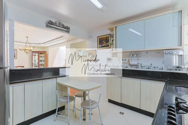 Imagem Casa com 2 suítes à venda na Trindade