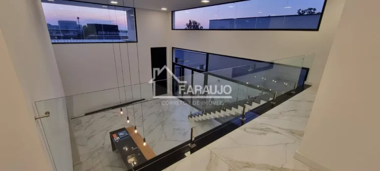 Imagem Casa em Condomínio à venda em Alphaville Nova Esplanada 4 com 326m² 4 suítes, 4 vagas