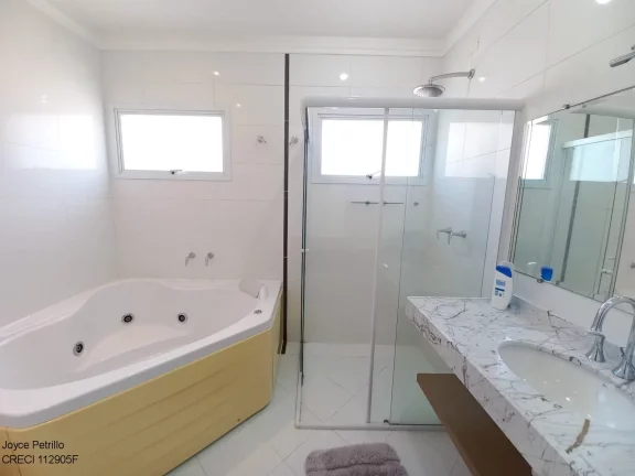 Imagem Casa Moderna com 4 Suítes, Piscina, Pertinho da Praia em Condomínio Fechado de Alto Padrão à Venda em Peruíbe.