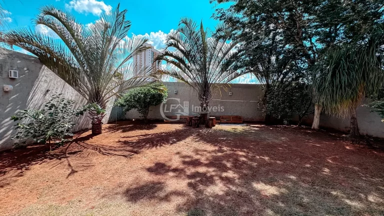 Imagem Imperdível: Casa à venda em Campo Grande-MS no Carandá Bosque II! 3 quartos, 2 suítes, 3 salas, 4 banheiros, 2 vagas, 180,41 m².