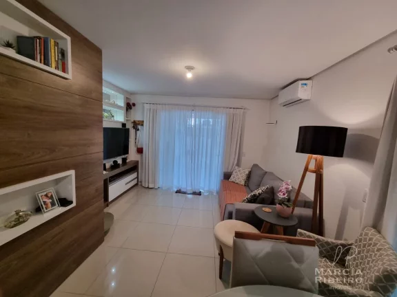 Imagem Casa Geminada no bairro Ingleses do Rio Vermelho com 3 dormitórios