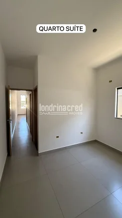 Imagem Casa geminada na Zona Norte de Londrina com 2 dormitórios, sendo 1 suíte, banheiro social, sala e cozinha integradas, 1 vaga de garagem e 125 m² de terreno