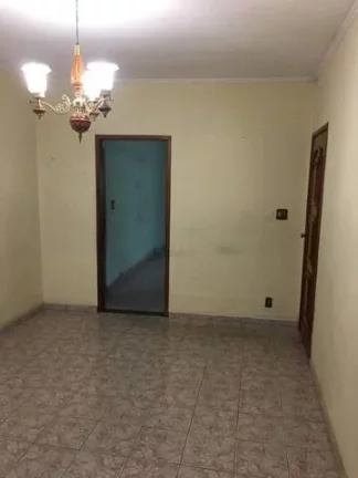 Imagem Casa Antiga com Terreno de 300 m² área 277 m² Construída Ótima Construtor