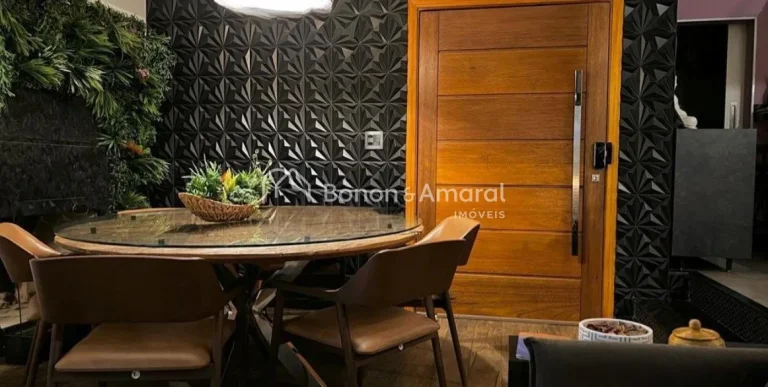 Imagem **Linda casa à venda em condomínio fechado com fácil acesso a Campinas**

Com mais de 600m² de t...