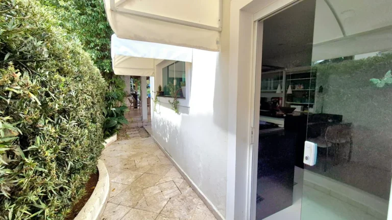 Imagem Imperdível: Casa de Luxo na Riviera de São Lourenço com Ótimo Preço, 4 suítes, 476m² e área externa com piscina e área gourmet!