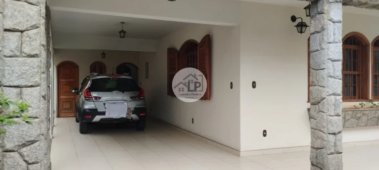 Imagem Vende-se casa no bairro Niterói em Volta Redonda
