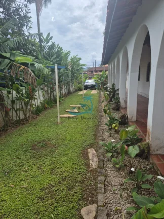 Imagem Casa com 3 dormitórios a venda no Lazaro em Ubatuba.