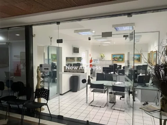 Imagem LOJÃO de frente para o mar na Praia do Morro, Guarapari! 812m², 6 lojas prontas, ar-condicionado, segurança e 2 acessos. Ideal para grandes negócios.