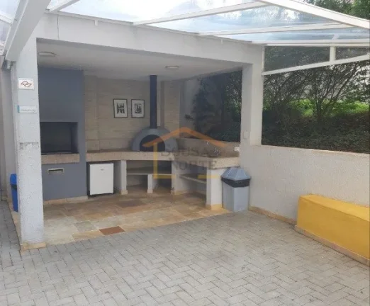 Imagem Apartamento 2 dormitórios, sala, cozinha com armários, banheiro, sem vaga de garagem. 34m².

Cond...