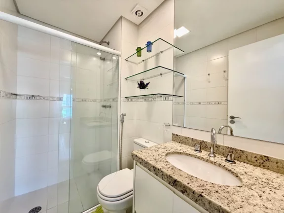 Imagem Apartamento de Luxo à Venda na Riviera de São Lourenço Módulo 07: 3 Quartos, 2 Suítes, 3 Salas, 2 Vagas de Garagem, 118m² de Puro Conforto.