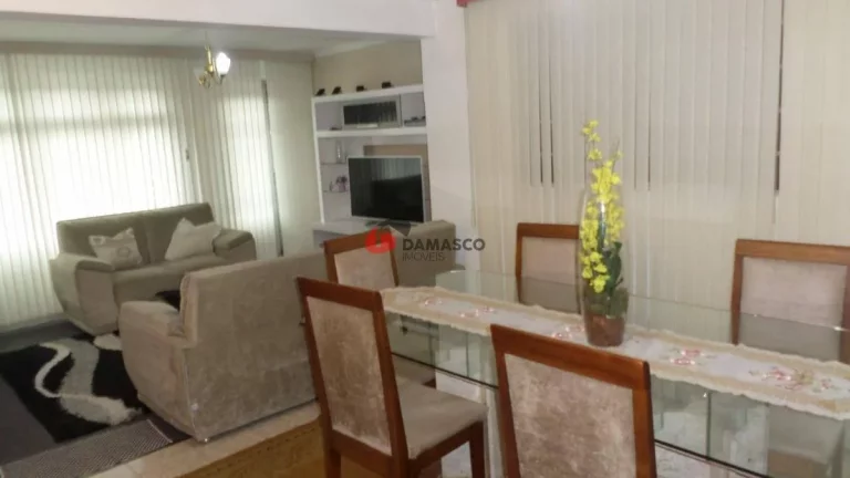 Imagem Sobrado à venda 3 Quartos, 2 Vagas, 215M², Jardim Guairaca, São Paulo - SP
