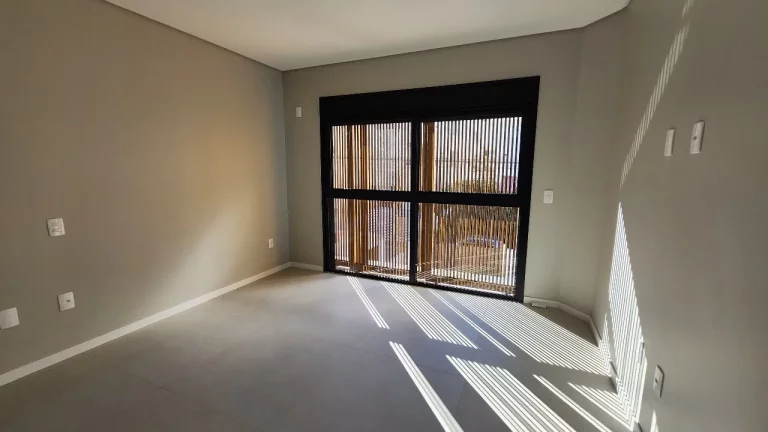 Imagem Casa / Sobrado para Venda em Florianópolis / SC no bairro Ingleses do Rio Vermelho