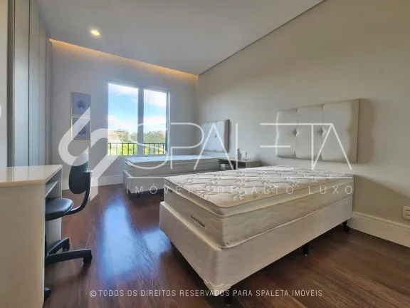Imagem Linda residência com arquitetura toscana à venda no Boulevard da Fazenda da Grama