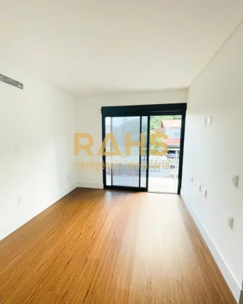 Imagem Sobrado Geminado de alto padrão, no bairro Saguaçú, pronto para morar com 160,52m² privativos. E...