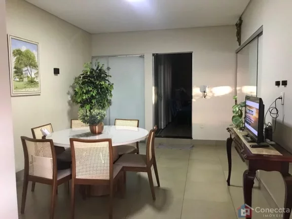 Imagem Casa de Alto Padrão no Bairro Sobradinho em Patos de Minas – 4 Quartos, Suíte com Hidromassagem e Garagem para 4 Carros!