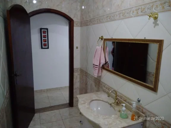 Imagem Sobrado com 4 dormitórios à venda, 254 m² por R$ 850.000,00 - Vila Figueira - Suzano/SP