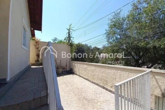 Imagem Casa isolada com 3 dorms , 1 suíte, sala e cozinha planejada. Ambientes com ar-condicionado e área...