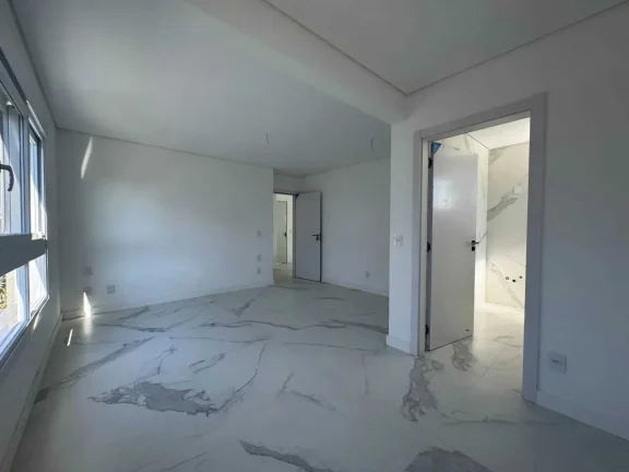 Imagem Casa com 4 suítes e 4 vagas de garagem em condomínio Fechado nos Ingleses – Florianópolis/SC