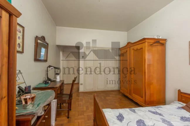 Imagem Apartamento Av Higienópolis com 185m², 3 dormitórios (1 suíte) e 1 vaga com manobrista.
