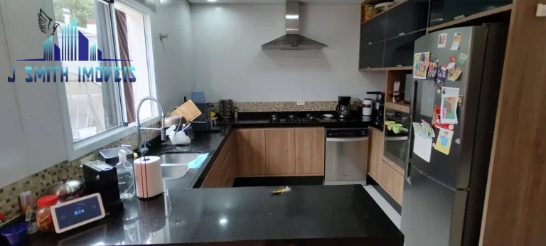 Imagem CASA MODERNA, REPLETA DE ARMÁRIOS PLANEJADOS. QUINTAL GRANDE, 2 VAGAS