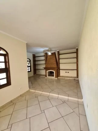 Imagem Casa para Venda em Atibaia, Jardim Paulista, 3 dormitórios, 1 suíte, 1 banheiro, 3 vagas