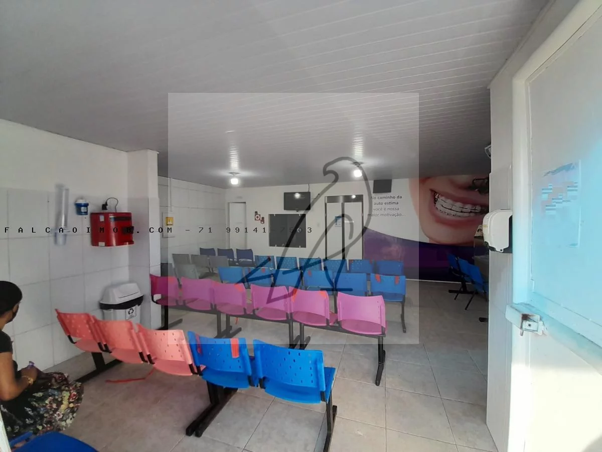 Imagem Vendo casa comercial em Cajazeiras VIII, Salvador-BA