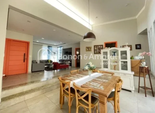 Imagem Ótima casa térrea no Condomínio Le Village, em Valinhos, com 195m² de área construída em um te...