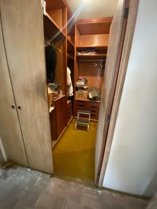 Imagem Apartamento 200 M², 4Q, 1 Suíte, Sala 2 Ambientes, 3 Banheiros, 2 Vagas, 631 Metros da estação do metrô, Brinquedoteca, Playground, Salão de Festas.