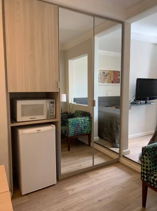 Imagem Flat para aluguel possui 27 metros quadrados com 1 quarto em Cq. César