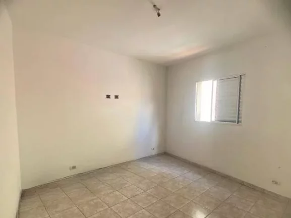 Imagem Sobrado com 236 m² 2 Dormitorios sendo 1 Suite e com Edicula