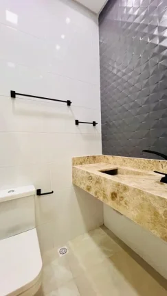 Imagem Casa para Venda em Praia Grande, Caiçara, 3 dormitórios, 2 suítes, 1 banheiro, 2 vagas