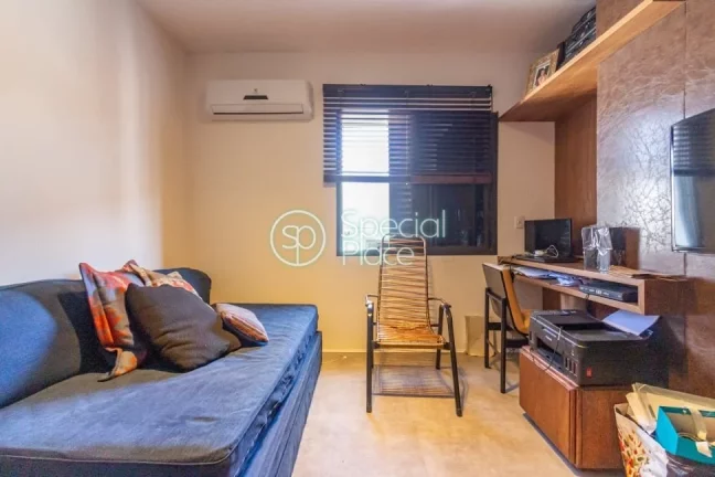 Imagem Apartamento moderno, compacto, com um dormitório ( suíte ), sala de televisão e jantar, cozinha m...