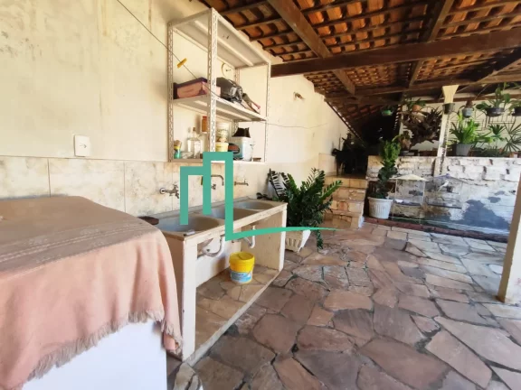 Imagem RANCHO RURAL em SÃO JOÃO BATISTA DO GLÓRIA - MG, Capitinga