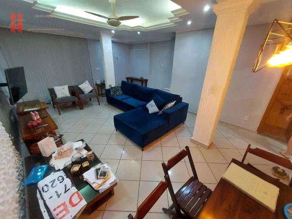 Excelente CASA TRIPLEX com 250m²