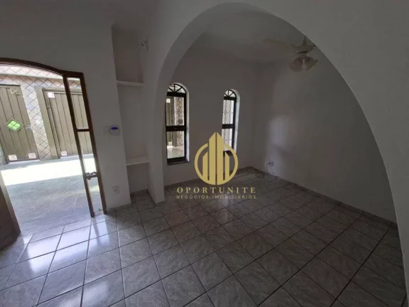 Imagem Casa para locação com dormitórios na zona leste.