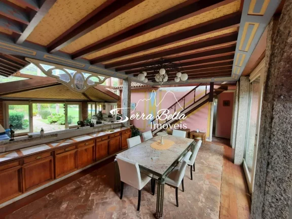 Imagem Casa com 3 dormitórios à venda, 350 m² por R$ 1.800.000,00 - Vargem Grande - Teresópolis/RJ